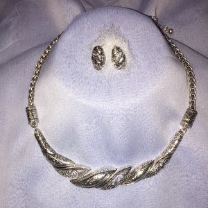 Necklace & earrings set